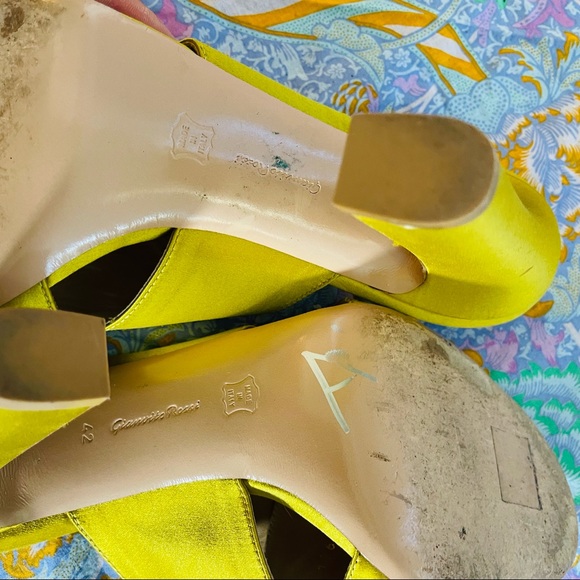 Gianvito Rossi Mustard yellow sandal mule fall Satin material size 42 Italy 11.5 - Picture 5 of 7
